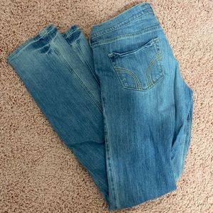 Size 9Long hollister jeans